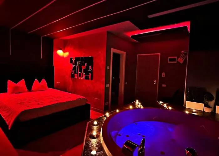 The Red Апартаменти *