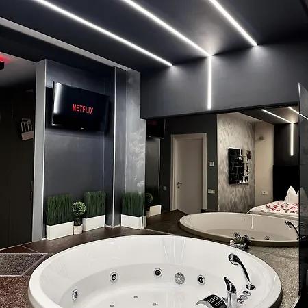 The Red Appartement Boekarest